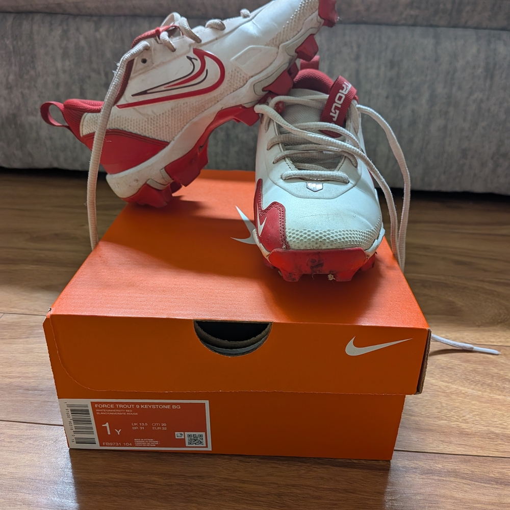 Nike Kids Red and White Sports Shoes